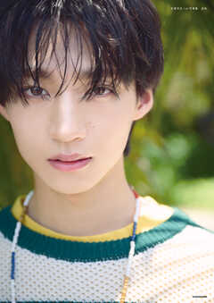 志賀李玖1st写真集　遊色