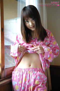 浜田翔子 パジャマはピンクで